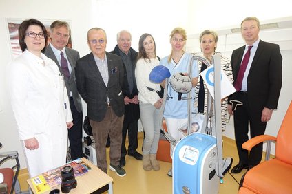 Gruppenbild der proKlinikum Mitglieder und der Mitarbeiter des Klinikums