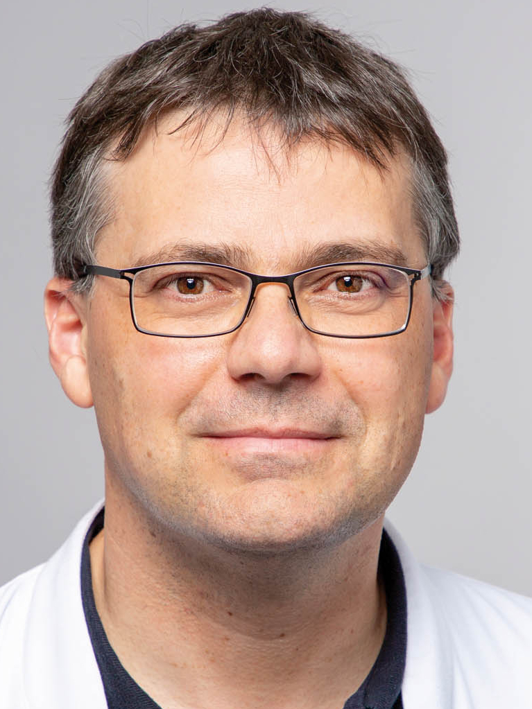 Portrait vom Chefarzt Professor Doktor Henning Wege