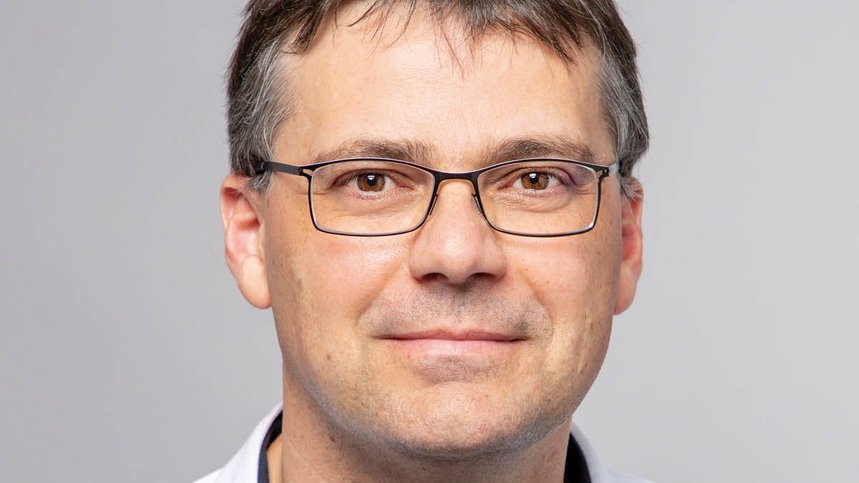 Portrait vom Chefarzt Professor Doktor Henning Wege