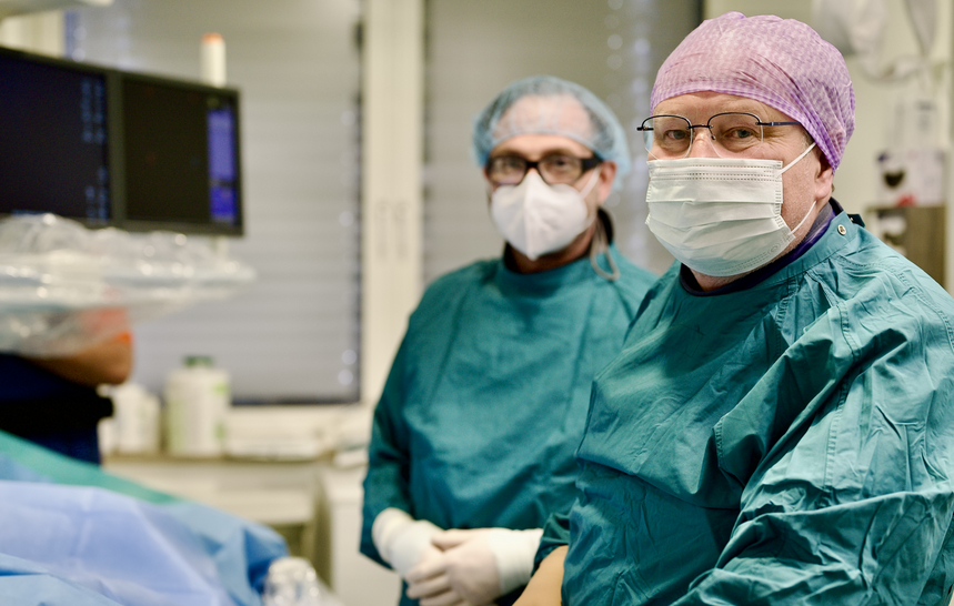 Foto zwei Ärzte bei der Angiographie