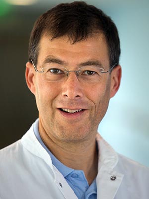 Portrait vom leitenden Arzt der Pneumologie Privatdozent Doktor Martin Faehling